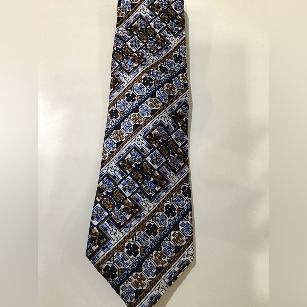 Saks Fifth Avenue Tie